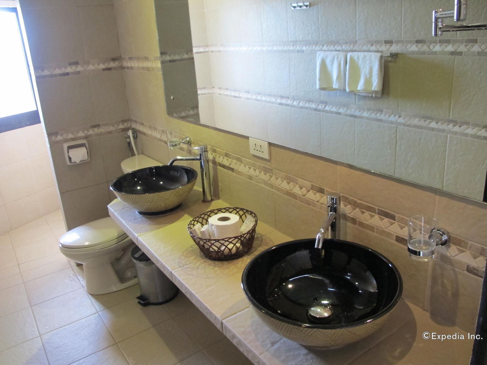 Utopia Resort & Spa Puerto Galera Ngoại thất bức ảnh